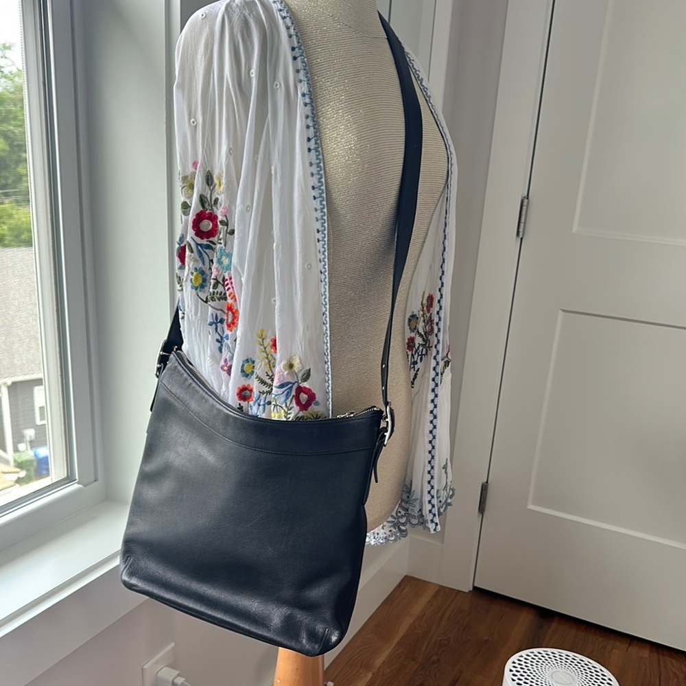 COACH Vintage Legacy Slim 9188 Duffle Crossbody - Picture 3 of 7